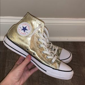 GOLD CONVERSE 7.5